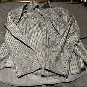 Men’s Wrangler button up shirt